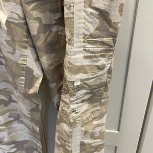 Sanctuary White/Gray Camo Pants Size 28